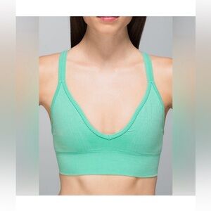 Lululemon Seamlessly Plunge Bra